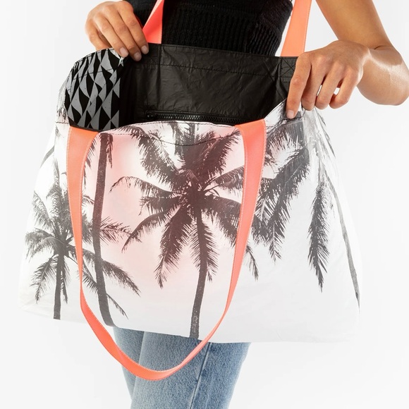ALOHA Collection Holo Holo Tote Bag NWT Reversible Kalapana Kona - Picture 5 of 5